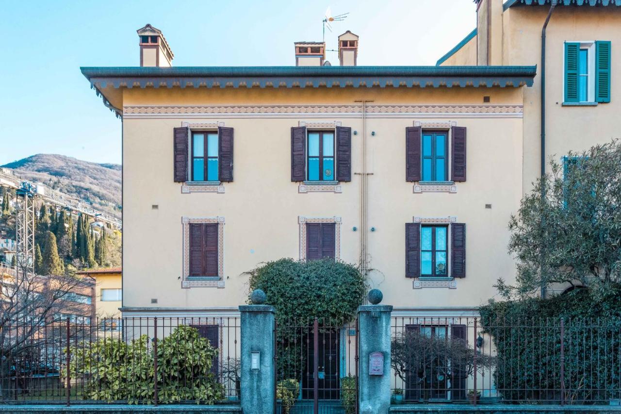 Porto Azzurro Apartment Varenna Kültér fotó